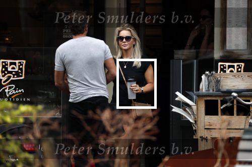 Amsterdam 28 augustus 2019
Chantal janzen met man Marco Geeratz en hun zoontje op de cornelis schuytstraat.