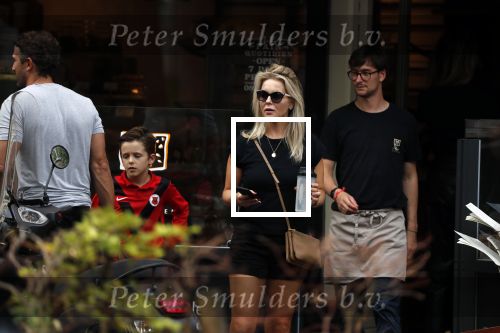 Amsterdam 28 augustus 2019
Chantal janzen met man Marco Geeratz en hun zoontje op de cornelis schuytstraat.