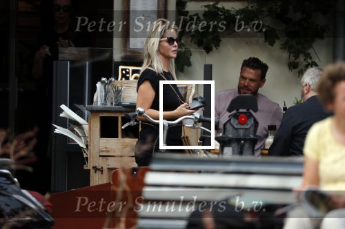 Amsterdam 28 augustus 2019
Chantal janzen met man Marco Geeratz en hun zoontje op de cornelis schuytstraat.
