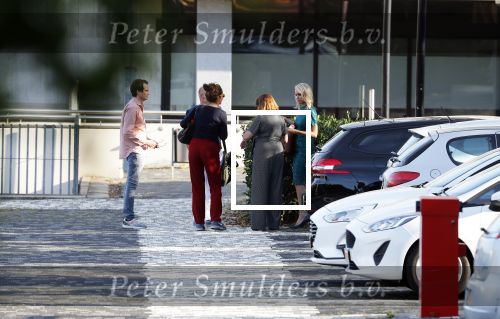 Hilversum 23 augustus 2019
Dionne Stax heeft laatse uitzending van het NOS Journaal . Haar vriend Sytse Oudkerk komt als verrassing naar de studio op het mediapark. Astrid Kersseboom begeleid haar naar buiten met nog 2 collegaâ€™s