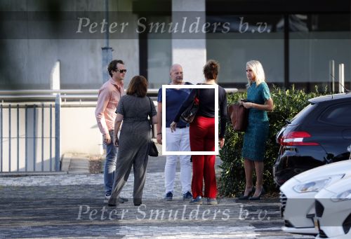 Hilversum 23 augustus 2019
Dionne Stax heeft laatse uitzending van het NOS Journaal . Haar vriend Sytse Oudkerk komt als verrassing naar de studio op het mediapark. Astrid Kersseboom begeleid haar naar buiten met nog 2 collegaâ€™s