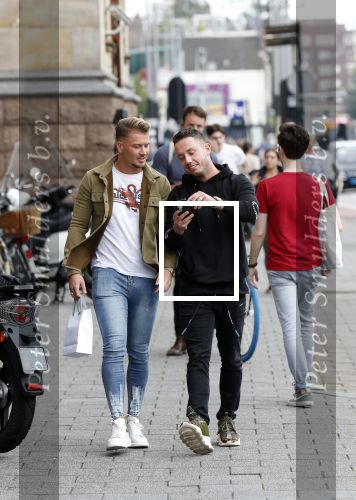 Amsterdam 22 augustus 2019
Djarno Hofland met zijn nieuwe mercedes.