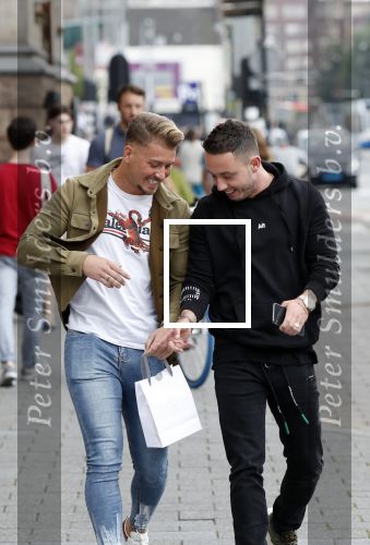 Amsterdam 22 augustus 2019
Djarno Hofland met zijn nieuwe mercedes.