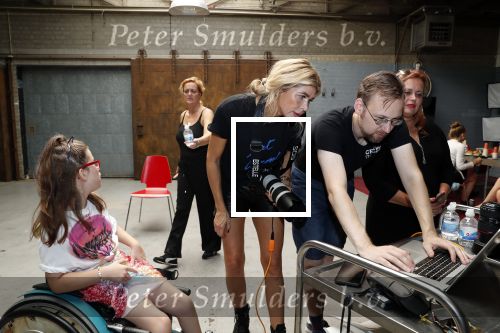 Almere 27 augustus 2019
Estelle Cruijff heeft fotoshoot ( estelle als fotograaf) voor 15 jarig bestaan esther vergeer foundation. Het motto is â€œdurf te dromenâ€