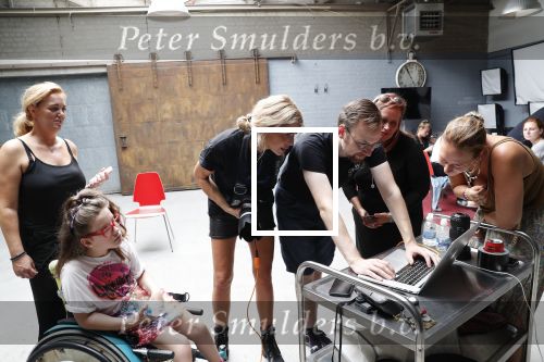 Almere 27 augustus 2019
Estelle Cruijff heeft fotoshoot ( estelle als fotograaf) voor 15 jarig bestaan esther vergeer foundation. Het motto is â€œdurf te dromenâ€
