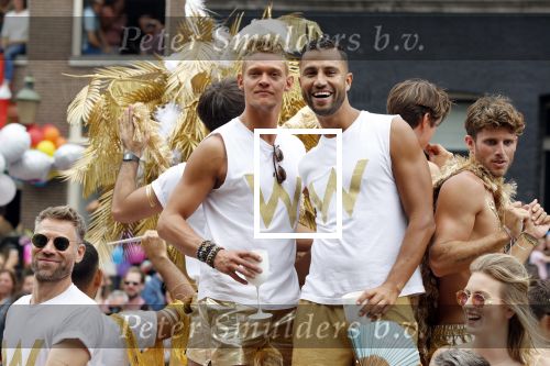 Amsterdam 3 augustus 2019
Gaypride in de grachten van Amsterdam.
Ferry Doedens met vriend