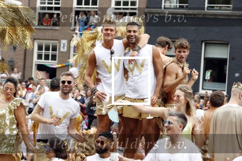 Amsterdam 3 augustus 2019
Gaypride in de grachten van Amsterdam.
Ferry Doedens met vriend