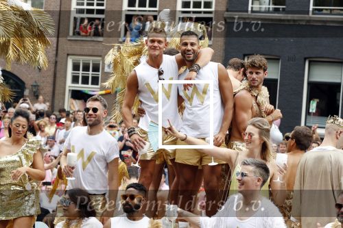 Amsterdam 3 augustus 2019
Gaypride in de grachten van Amsterdam.
Ferry Doedens met vriend
