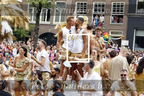 Amsterdam 3 augustus 2019
Gaypride in de grachten van Amsterdam.
Ferry Doedens met vriend