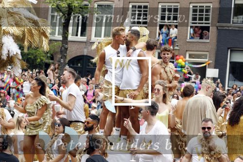 Amsterdam 3 augustus 2019
Gaypride in de grachten van Amsterdam.
Ferry Doedens met vriend