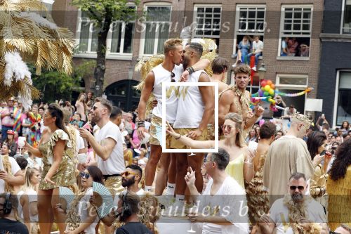 Amsterdam 3 augustus 2019
Gaypride in de grachten van Amsterdam.
Ferry Doedens met vriend