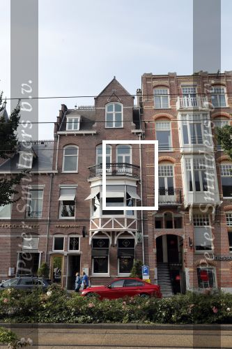 Amsterdam 21 augustus 2019
Gordon net terug uit afkickkliniek arriveert bij zijn zaak en huis in Amsterdam zuid.
Gordon is ook ruim 8 kg afgevallen.