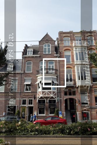 Amsterdam 21 augustus 2019
Gordon net terug uit afkickkliniek arriveert bij zijn zaak en huis in Amsterdam zuid.
Gordon is ook ruim 8 kg afgevallen.