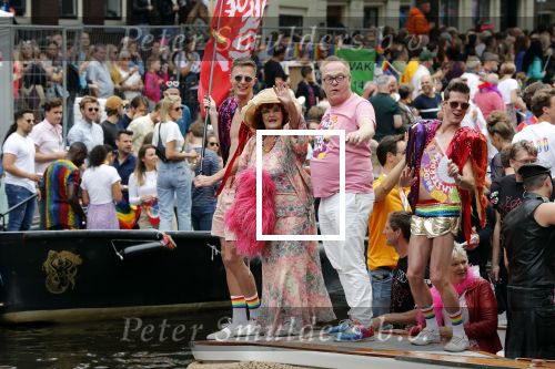Amsterdam 3 augustus 2019
Gaypride in de grachten van Amsterdam.
Frits Huffnagel en Imca Marina