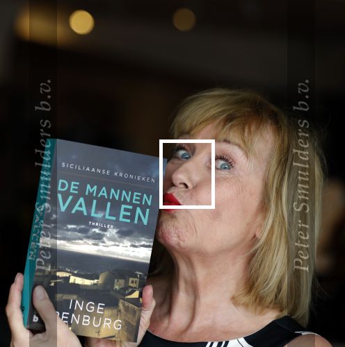 Amsterdam 21 augustus 2019
Boekpresentatie Inge Ipenburg. Tim Akkerman ontvangt het eerste exemplaar.