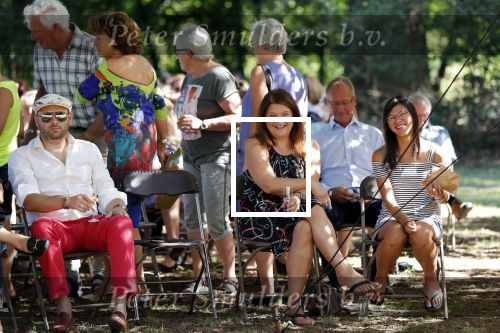 Diepenheim 24 augustus 2019
Wibi Soerjadi geeft tuinconcert in de tuin van zijn huis. Karin Riethoven met dochter Yara