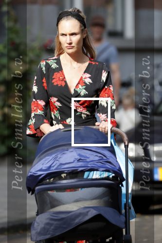 Amsterdam 21 augustus 2019
Kimberley Klaver achter de kinderwagen.