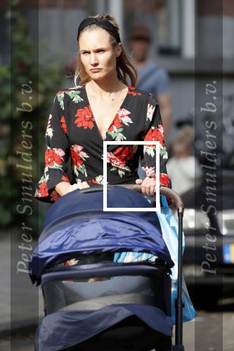 Amsterdam 21 augustus 2019
Kimberley Klaver achter de kinderwagen.