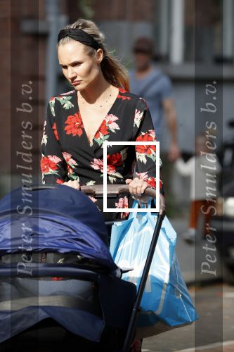 Amsterdam 21 augustus 2019
Kimberley Klaver achter de kinderwagen.