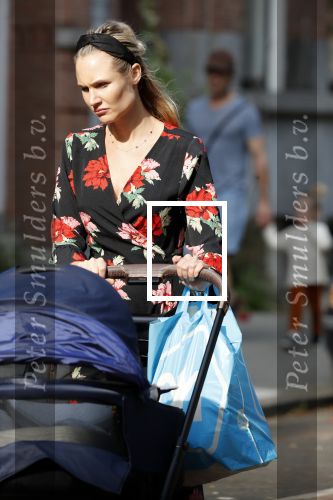 Amsterdam 21 augustus 2019
Kimberley Klaver achter de kinderwagen.