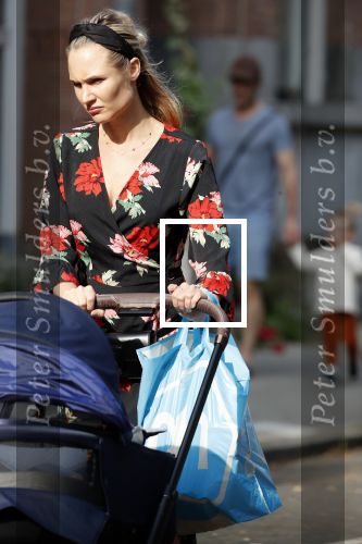 Amsterdam 21 augustus 2019
Kimberley Klaver achter de kinderwagen.