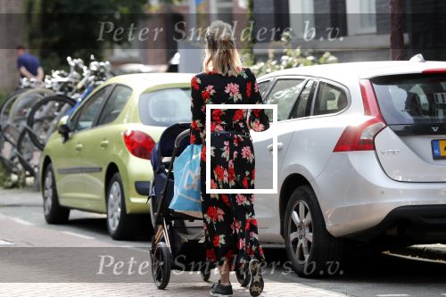 Amsterdam 21 augustus 2019
Kimberley Klaver achter de kinderwagen.