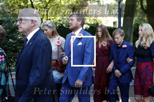 Den Haag 22 augustus 2019
Afscheidsdienst voor prinses Christina op paleis Noordeinde en de koninklijke stallen.
Aanwezig haar Kinderen Bernardo, Nicolas en Juliana alsmede prinses Beatrix prinses Irene prinses Margriet mr Pieter v Vollenhoven Koning Willem Alexander koningin Maxima prinses Mabel prins Constantijn Prinses laurentien en hun kinderen Leonore Claus Casimir Eloise   Prins Carlos  prinses Annemarie prinses Viktoria  Prins Jaime Prinses Carolina met man Albert Brenninkmeijer prinses Margarita met man Tjalling ten cate Prins floris en Prinses Aimee Prins Maurits en Prinses Marilene Prins Pieter Christiaan en Prins Bernhard jr.