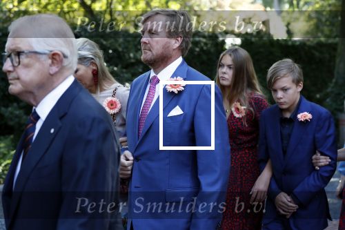Den Haag 22 augustus 2019
Afscheidsdienst voor prinses Christina op paleis Noordeinde en de koninklijke stallen.
Aanwezig haar Kinderen Bernardo, Nicolas en Juliana alsmede prinses Beatrix prinses Irene prinses Margriet mr Pieter v Vollenhoven Koning Willem Alexander koningin Maxima prinses Mabel prins Constantijn Prinses laurentien en hun kinderen Leonore Claus Casimir Eloise   Prins Carlos  prinses Annemarie prinses Viktoria  Prins Jaime Prinses Carolina met man Albert Brenninkmeijer prinses Margarita met man Tjalling ten cate Prins floris en Prinses Aimee Prins Maurits en Prinses Marilene Prins Pieter Christiaan en Prins Bernhard jr.