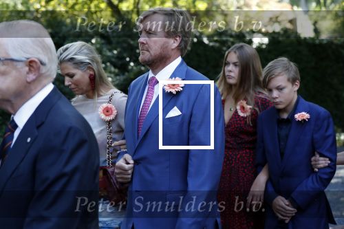Den Haag 22 augustus 2019
Afscheidsdienst voor prinses Christina op paleis Noordeinde en de koninklijke stallen.
Aanwezig haar Kinderen Bernardo, Nicolas en Juliana alsmede prinses Beatrix prinses Irene prinses Margriet mr Pieter v Vollenhoven Koning Willem Alexander koningin Maxima prinses Mabel prins Constantijn Prinses laurentien en hun kinderen Leonore Claus Casimir Eloise   Prins Carlos  prinses Annemarie prinses Viktoria  Prins Jaime Prinses Carolina met man Albert Brenninkmeijer prinses Margarita met man Tjalling ten cate Prins floris en Prinses Aimee Prins Maurits en Prinses Marilene Prins Pieter Christiaan en Prins Bernhard jr.