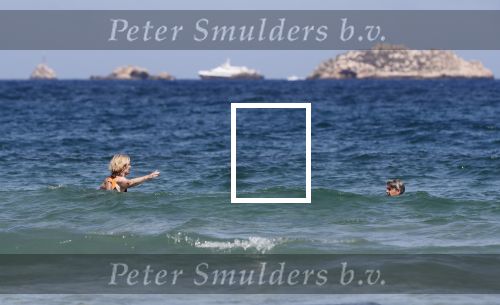 Ibiza 17 augustus 2019
Mieke v d Weij met haar man in zee bij Coco Beach.