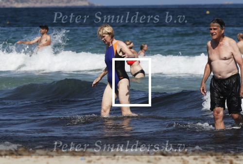 Ibiza 17 augustus 2019
Mieke v d Weij met haar man in zee bij Coco Beach.
