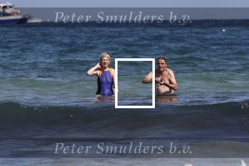 Ibiza 17 augustus 2019
Mieke v d Weij met haar man in zee bij Coco Beach.