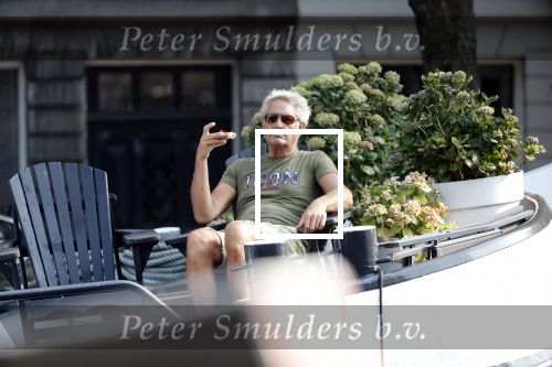 Amsterdam 27 augustus 2019
Mike Kesseler ( vriend Sandra Schuurhof) op zijn woonark