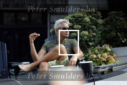 Amsterdam 27 augustus 2019
Mike Kesseler ( vriend Sandra Schuurhof) op zijn woonark
