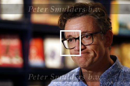 Amsterdam 21 augustus 2019
Boekpresentatie Inge Ipenburg. Tim Akkerman ontvangt het eerste exemplaar.
Paul Groot