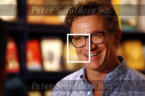 Amsterdam 21 augustus 2019
Boekpresentatie Inge Ipenburg. Tim Akkerman ontvangt het eerste exemplaar.
Paul Groot
