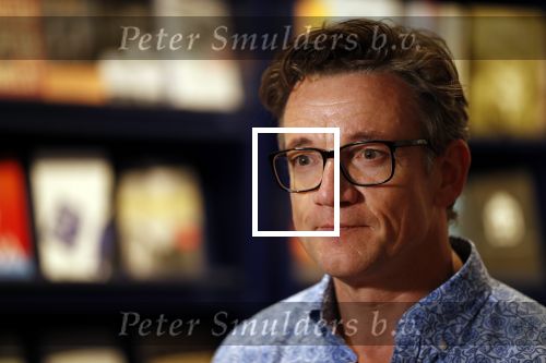 Amsterdam 21 augustus 2019
Boekpresentatie Inge Ipenburg. Tim Akkerman ontvangt het eerste exemplaar.
Paul Groot