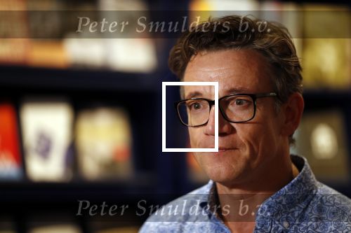 Amsterdam 21 augustus 2019
Boekpresentatie Inge Ipenburg. Tim Akkerman ontvangt het eerste exemplaar.
Paul Groot