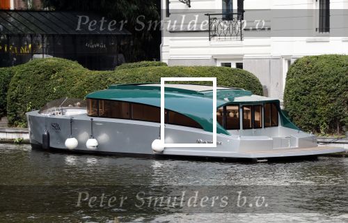 Amsterdam 28 augustus 2019
De nieuwe WATERDREAM boot van prins Bernhard Jr achter zijn huis.