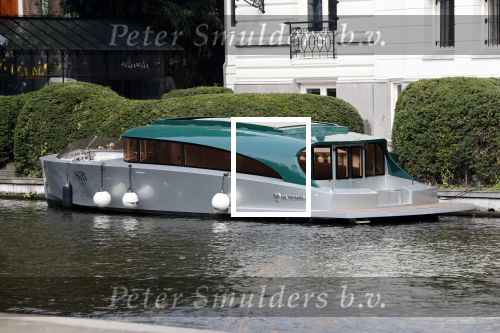 Amsterdam 28 augustus 2019
De nieuwe WATERDREAM boot van prins Bernhard Jr achter zijn huis.