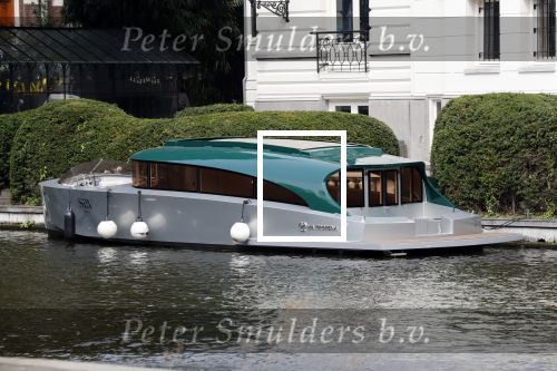 Amsterdam 28 augustus 2019
De nieuwe WATERDREAM boot van prins Bernhard Jr achter zijn huis.