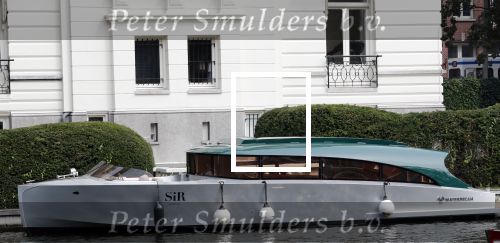 Amsterdam 28 augustus 2019
De nieuwe WATERDREAM boot van prins Bernhard Jr achter zijn huis.