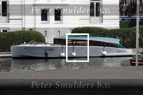 Amsterdam 28 augustus 2019
De nieuwe WATERDREAM boot van prins Bernhard Jr achter zijn huis.