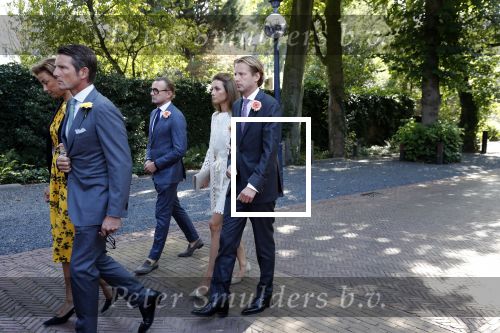 Den Haag 22 augustus 2019
Afscheidsdienst voor prinses Christina op paleis Noordeinde en de koninklijke stallen.
Aanwezig haar Kinderen Bernardo, Nicolas en Juliana alsmede prinses Beatrix prinses Irene prinses Margriet mr Pieter v Vollenhoven Koning Willem Alexander koningin Maxima prinses Mabel prins Constantijn Prinses laurentien en hun kinderen Leonore Claus Casimir Eloise   Prins Carlos  prinses Annemarie prinses Viktoria  Prins Jaime Prinses Carolina met man Albert Brenninkmeijer prinses Margarita met man Tjalling ten cate Prins floris en Prinses Aimee Prins Maurits en Prinses Marilene Prins Pieter Christiaan en Prins Bernhard jr.