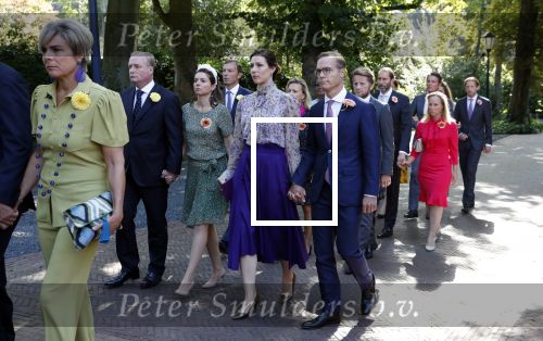Den Haag 22 augustus 2019
Afscheidsdienst voor prinses Christina op paleis Noordeinde en de koninklijke stallen.
Aanwezig haar Kinderen Bernardo, Nicolas en Juliana alsmede prinses Beatrix prinses Irene prinses Margriet mr Pieter v Vollenhoven Koning Willem Alexander koningin Maxima prinses Mabel prins Constantijn Prinses laurentien en hun kinderen Leonore Claus Casimir Eloise   Prins Carlos  prinses Annemarie prinses Viktoria  Prins Jaime Prinses Carolina met man Albert Brenninkmeijer prinses Margarita met man Tjalling ten cate Prins floris en Prinses Aimee Prins Maurits en Prinses Marilene Prins Pieter Christiaan en Prins Bernhard jr.