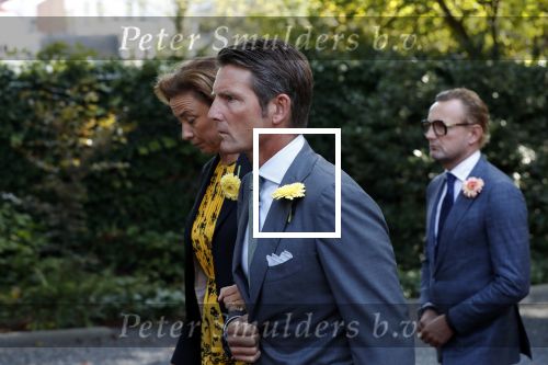 Den Haag 22 augustus 2019
Afscheidsdienst voor prinses Christina op paleis Noordeinde en de koninklijke stallen.
Aanwezig haar Kinderen Bernardo, Nicolas en Juliana alsmede prinses Beatrix prinses Irene prinses Margriet mr Pieter v Vollenhoven Koning Willem Alexander koningin Maxima prinses Mabel prins Constantijn Prinses laurentien en hun kinderen Leonore Claus Casimir Eloise   Prins Carlos  prinses Annemarie prinses Viktoria  Prins Jaime Prinses Carolina met man Albert Brenninkmeijer prinses Margarita met man Tjalling ten cate Prins floris en Prinses Aimee Prins Maurits en Prinses Marilene Prins Pieter Christiaan en Prins Bernhard jr.