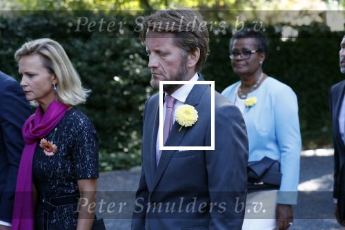 Den Haag 22 augustus 2019
Afscheidsdienst voor prinses Christina op paleis Noordeinde en de koninklijke stallen.
Aanwezig haar Kinderen Bernardo, Nicolas en Juliana alsmede prinses Beatrix prinses Irene prinses Margriet mr Pieter v Vollenhoven Koning Willem Alexander koningin Maxima prinses Mabel prins Constantijn Prinses laurentien en hun kinderen Leonore Claus Casimir Eloise   Prins Carlos  prinses Annemarie prinses Viktoria  Prins Jaime Prinses Carolina met man Albert Brenninkmeijer prinses Margarita met man Tjalling ten cate Prins floris en Prinses Aimee Prins Maurits en Prinses Marilene Prins Pieter Christiaan en Prins Bernhard jr.