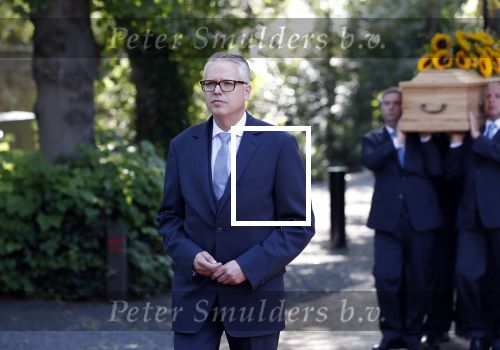 Den Haag 22 augustus 2019
Afscheidsdienst voor prinses Christina op paleis Noordeinde en de koninklijke stallen.
Aanwezig haar Kinderen Bernardo, Nicolas en Juliana alsmede prinses Beatrix prinses Irene prinses Margriet mr Pieter v Vollenhoven Koning Willem Alexander koningin Maxima prinses Mabel prins Constantijn Prinses laurentien en hun kinderen Leonore Claus Casimir Eloise   Prins Carlos  prinses Annemarie prinses Viktoria  Prins Jaime Prinses Carolina met man Albert Brenninkmeijer prinses Margarita met man Tjalling ten cate Prins floris en Prinses Aimee Prins Maurits en Prinses Marilene Prins Pieter Christiaan en Prins Bernhard jr. voorloper kist Christina