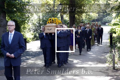 Den Haag 22 augustus 2019
Afscheidsdienst voor prinses Christina op paleis Noordeinde en de koninklijke stallen.
Aanwezig haar Kinderen Bernardo, Nicolas en Juliana alsmede prinses Beatrix prinses Irene prinses Margriet mr Pieter v Vollenhoven Koning Willem Alexander koningin Maxima prinses Mabel prins Constantijn Prinses laurentien en hun kinderen Leonore Claus Casimir Eloise   Prins Carlos  prinses Annemarie prinses Viktoria  Prins Jaime Prinses Carolina met man Albert Brenninkmeijer prinses Margarita met man Tjalling ten cate Prins floris en Prinses Aimee Prins Maurits en Prinses Marilene Prins Pieter Christiaan en Prins Bernhard jr.