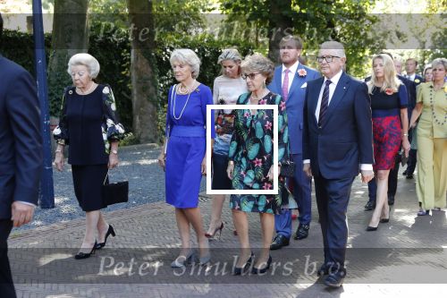 Den Haag 22 augustus 2019
Afscheidsdienst voor prinses Christina op paleis Noordeinde en de koninklijke stallen.
Aanwezig haar Kinderen Bernardo, Nicolas en Juliana alsmede prinses Beatrix prinses Irene prinses Margriet mr Pieter v Vollenhoven Koning Willem Alexander koningin Maxima prinses Mabel prins Constantijn Prinses laurentien en hun kinderen Leonore Claus Casimir Eloise   Prins Carlos  prinses Annemarie prinses Viktoria  Prins Jaime Prinses Carolina met man Albert Brenninkmeijer prinses Margarita met man Tjalling ten cate Prins floris en Prinses Aimee Prins Maurits en Prinses Marilene Prins Pieter Christiaan en Prins Bernhard jr.